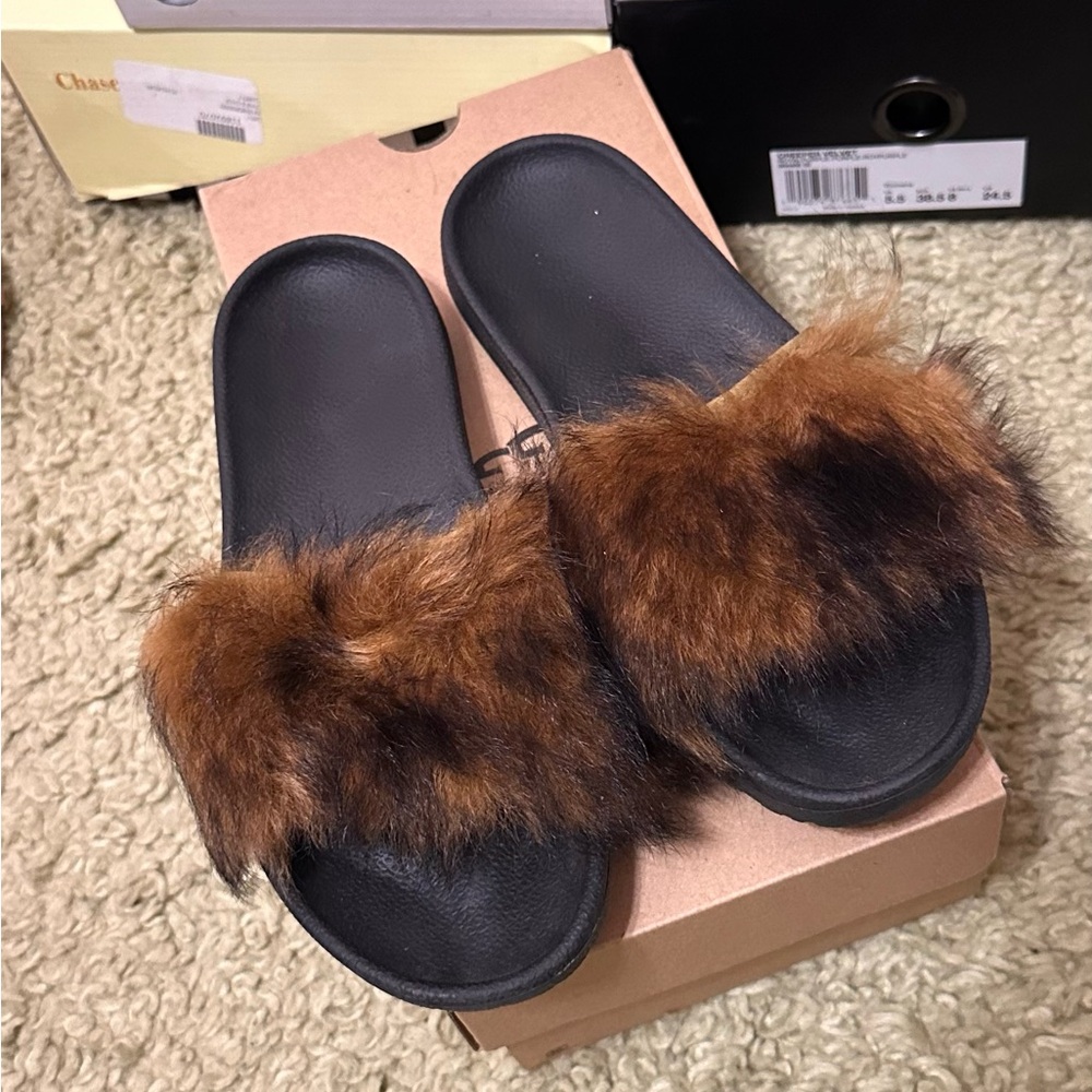 Ugg Fluffy Slides